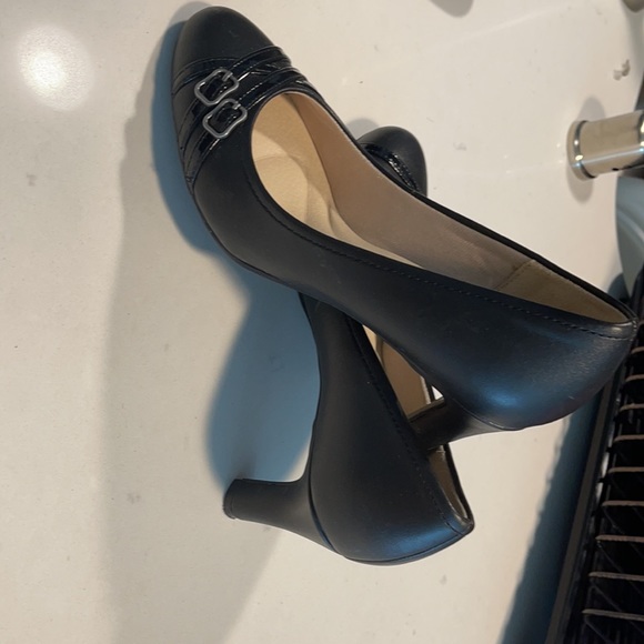 Black office shoes - Picture 3 of 3